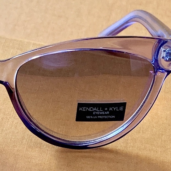 KENDALL & KYLIE LAVENDER EYEWEAR NWOB - Picture 2 of 8